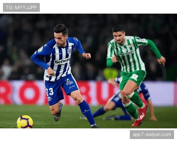 皇家社会对阵贝蒂斯，上半场共出现22次犯规，比赛流畅性受影响